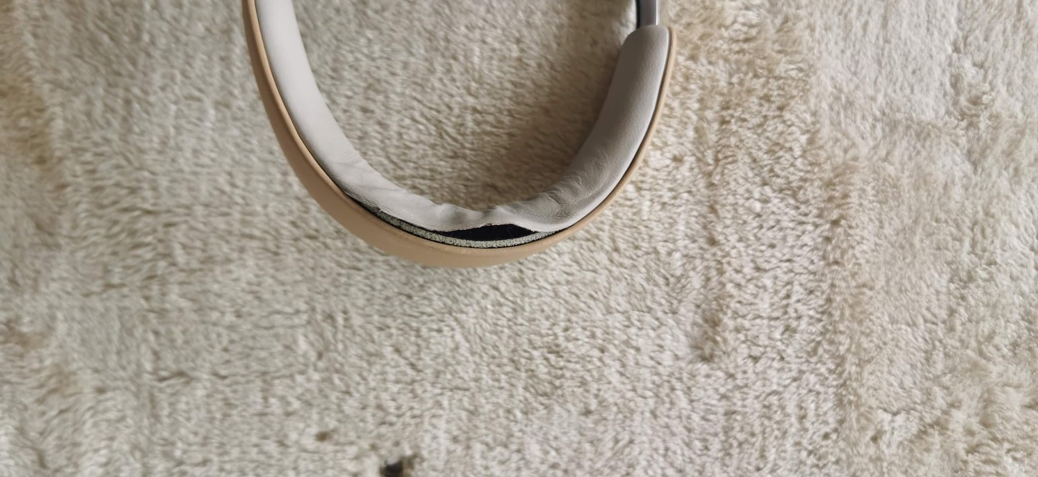 Bowers & Wilkins Px8 Over-Ear-Kopfhörer Beige mit ANC
